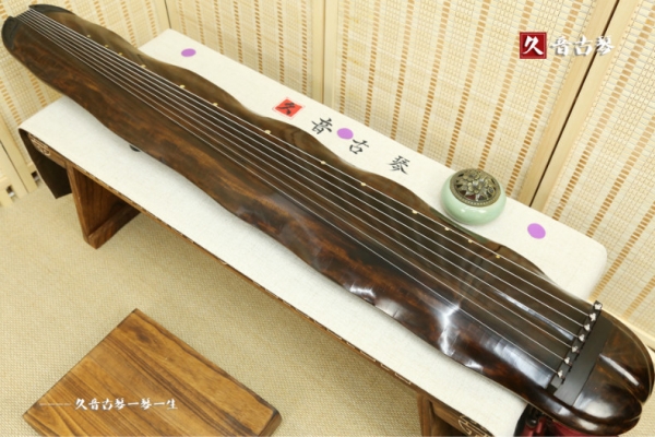 迪庆藏族自治州高级精品演奏古琴【断纹蕉叶式】